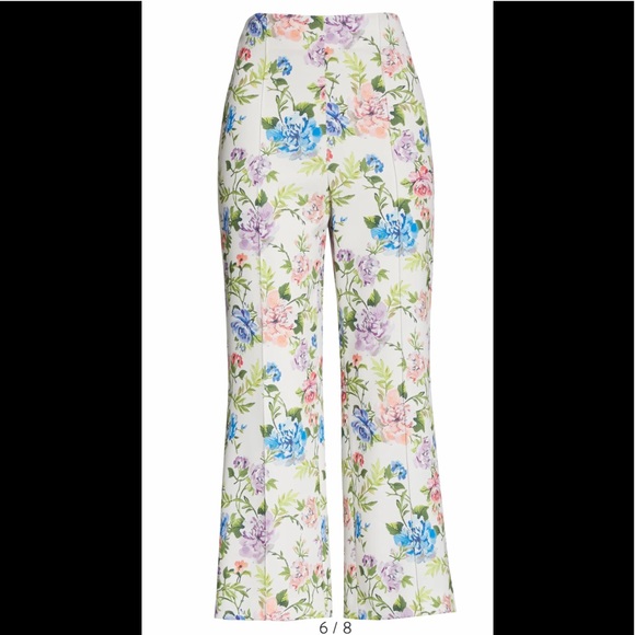Pants - ALICE + OLIVIA
Gardenia Women's Lorinda Floral Crop Trousers
NWT